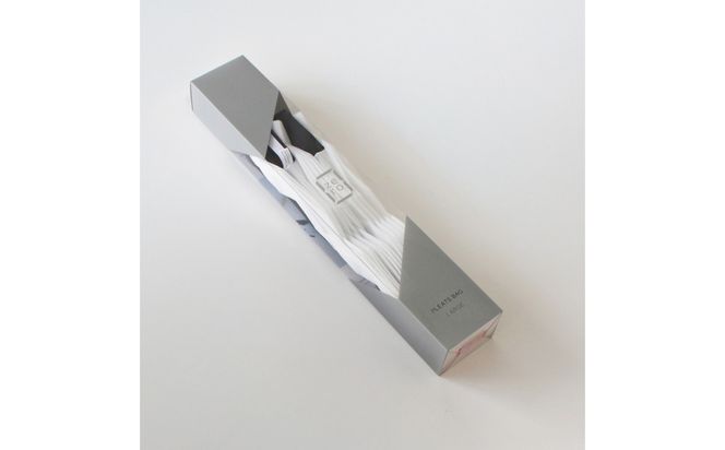 香川県産プリーツバッグ・ストライプ・ラージ［ レッド １点］軽やかで上品な透け感のあるショルダーバッグ 372013_LJ010VC03