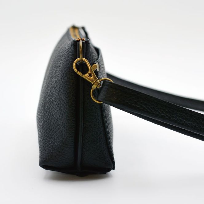 益子の革工房maharoのショルダーポーチ（S）ブラック｜栃木県 益子町 ふるさと納税 ショルダーポーチ 牛革 手作り（AX105-3）