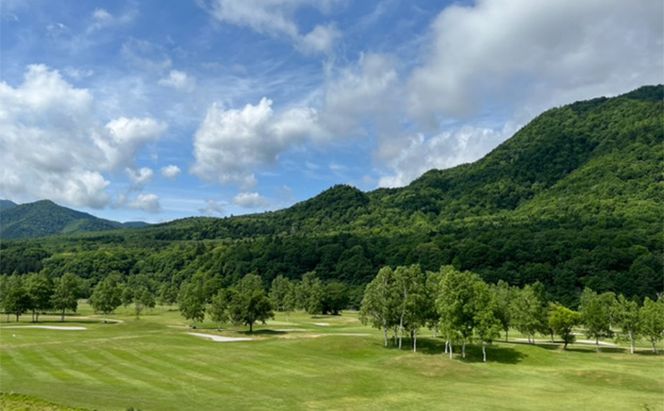 【2026～2027年度シーズン期間利用可能】ゴルフコース 一般全日ペアプレー券 1R北コース18ホール 空知川ラベンダーの森 北海道 富良野市 芦別市