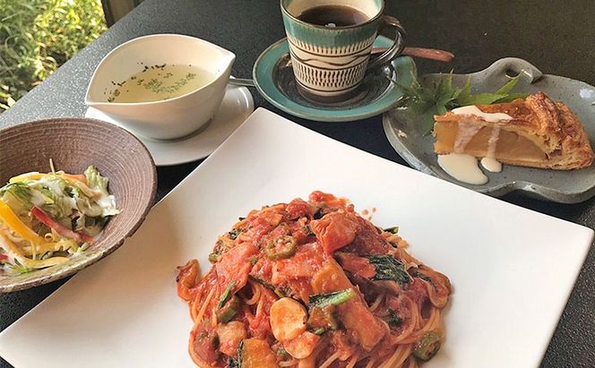 お食事券 林檎と葡萄の樹とりんご庵共通の「お食事券」6000円分（3000円×2枚）券 チケット 飲食 スイーツ パスタ ピザ