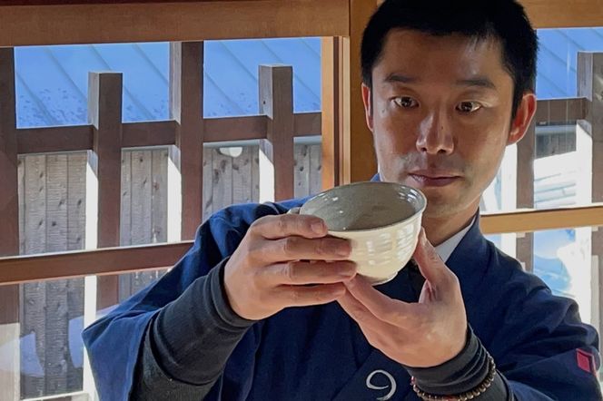 日本茶鑑定士監修の宇治抹茶（40g入り）と白ティーカップ〈お茶 茶 煎茶 緑茶 粉末 宇治抹茶 抹茶 ティーカップ 石臼挽き 飲料 加工食品 ハンドメイド 日本茶鑑定士〉