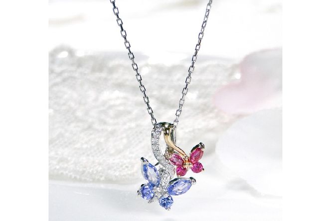 ネックレス PT900/K18YG プラチナ ゴールド コンビ タンザナイト ルビー ダイヤモンド 蝶 ペンダント バタフライ 誕生石 【f281-ptyg-taru】 アクセサリー アクセ ジュエリー [オーダーメイドジュエリーメイ 山梨県 韮崎市 20745215]