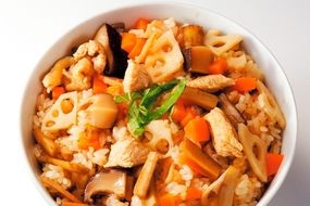 純系名古屋コーチン使用！炊き込みご飯の素×1、天津甘栗×3