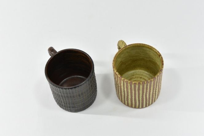 京焼「遙白釉＆新羅釉／木賊紋マグカップ」【ピスタチオグリーン＆黒】2種セット〈マグカップ 京焼 手作り カップ 食器 陶器 工芸品 新羅釉 遙白釉〉 京焼マグカップ 