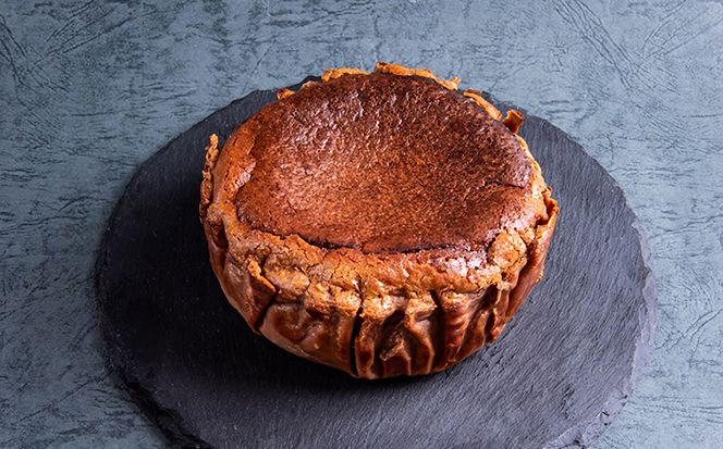 淡路島藻塩のショコラバスクチーズケーキ 4号サイズ