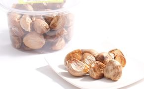 黒にんにく 300g　兵庫県加西市特産　お取り寄せ ご当地 グルメ 特産 健康　熟成発酵　発酵食品　ニンニク 薬味 加工食品 