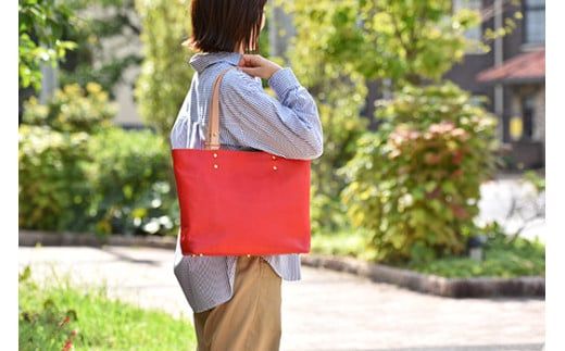近江牛レザーを贅沢に使った　本革トートバッグ　ルビーレッド【CC39W】（滋賀県　近江八幡市）