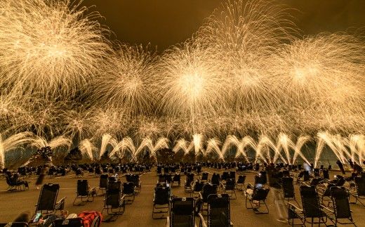 4K2【2026年4月11日（土）開催】「富士山花火 vs スピードウェイ2026」 エキサイティング花火直下エリア リクライニングチェア 1名