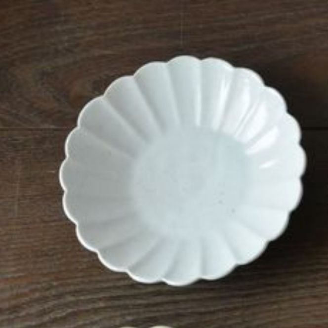 砥部焼 菊型皿セット（直径約17cm×2枚）白 IKTS011-1