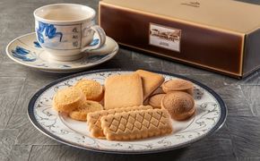 花巻温泉佳松園コーヒーカップ・ソーサー（台焼）1客＆クッキーS箱（17枚入）【1200】