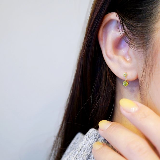 【ジュエリー】K10 イエローゴールド  ペリドット 揺れる ピアス 保証書付 SR-2012 242-003-e