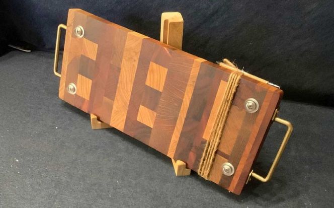 【木工房秀暖】沖縄県産木材100% カッティングボード (ハンドル付) まな板 日本製 木製  キッチン用品 調理器具 沖縄市 / コザ工芸館ふんどぅ[BCAU023]