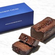 【ふるさと納税】MAISON CACAO メゾンカカオ 濃厚生ガトーショコラ 300g 驚きの口どけ 高級チョコレート 冷凍配送 神奈川県茅ヶ崎市