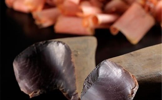 【訳あり】ふぞろいの枕崎産鰹節「新さつま節」「本枯節」合計約900g　A3-120【1457793】