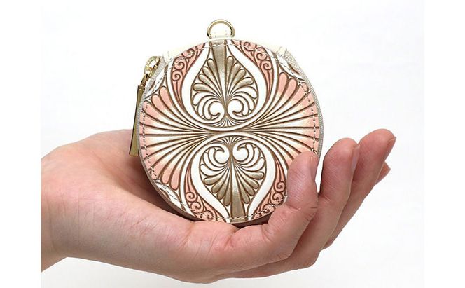 【文庫屋大関】マカロンポーチ ロカイユ＜ベビーピンク＞【皮革工芸品】 ポーチ ミニポーチ 小物入れ アクセサリー入れ イヤホン入れ 収納 保管ケース 手のひらサイズ  本革 革 皮革 工芸品 工芸 雑貨 ギフト プレゼント 日本製 東京