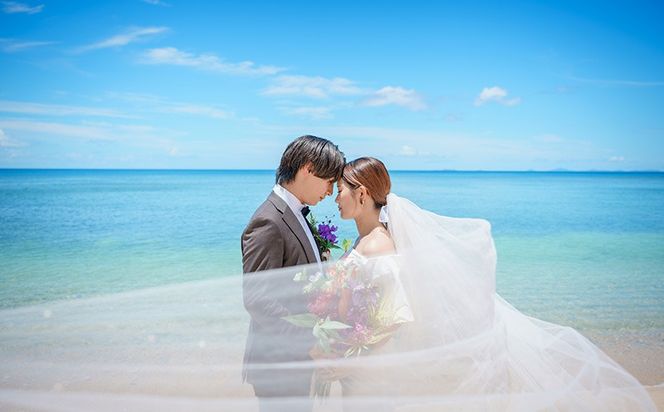透明度抜群！エメラルドブルーの海でフォトウェディングチケット 沖縄 おきなわ フォト 前撮り 花嫁 記念日 ウェディング ウエディング 結婚記念日 プロポーズ 恋人 妻 お祝い 告白 写真 記念 チケット 券 国内