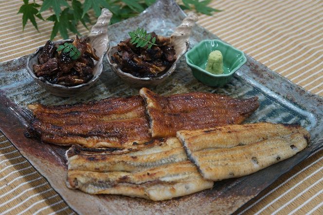 創業大正九年 三河一色産鰻の炭火焼づくし（蒲焼1尾、白焼1尾、肝焼２ｐ） 国産 冷蔵 ミシュラン掲載店 日本料理 料亭 小伴天 国産 うなぎ 鰻 ウナギ たれ ギフト 贈り物 ご褒美 簡単調理 蒲焼き うな重 ひつまぶし 人気 高リピート H007-126