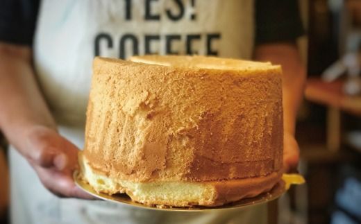 【 ギフト にも おすすめ 】 シフォンケーキ と ドリップパック セット 1ホール 20cm コーヒー 珈琲 冷蔵 冷蔵便 クール便 プレゼント 贈り物 記念日 てづくり 手作り ふわふわ しっとり ケーキ 菓子 お菓子 スイーツ お取り寄せ 高知 四万十 しまんと 24-1006G