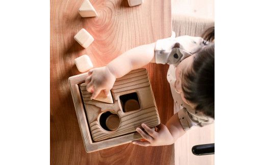 【CF-R7hbk】YKS039　山のくじら舎 ポットンつみき 積み木 知育玩具 木製 玩具 男の子 女の子 1歳 2歳 3歳 ギフト 包装 ラッピング プレゼント 贈り物 贈答 出産祝い 誕生日祝い のし 熨斗対応 高知県産