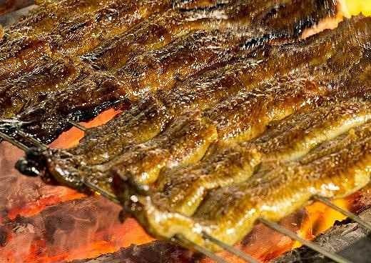 【今だけ肝焼き1パック付き】＜冬の土用丑・年末年始にお届け＞ 三河一色産うなぎの炭火焼 3尾 冷凍 創業大正九年 日本料理 小伴天 国産 うなぎ 鰻 ウナギ たれ ギフト 贈り物 ご褒美 簡単調理 蒲焼き うな重 ひつまぶし お歳暮 人気 高リピート　H007-110