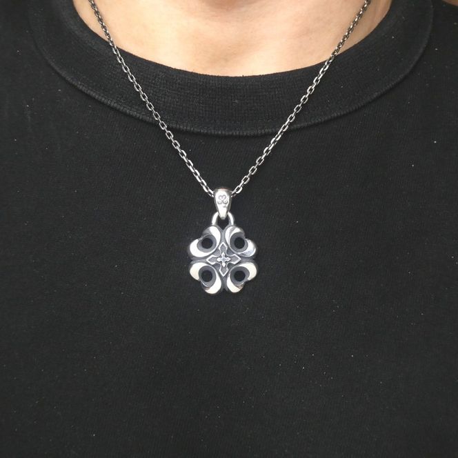 Gothic double cross pendant ゴシック ダブル クロス ペンダント ｜ シルバー アクセサリー 十字架 モチーフ 925 ペンダントトップ ネックレス チャーム ジュエリー アクセ ファッション ハンドメイド 人気 シンプル ギフト プレゼント 年末年始 お中元 お歳暮 内祝い 快気祝い