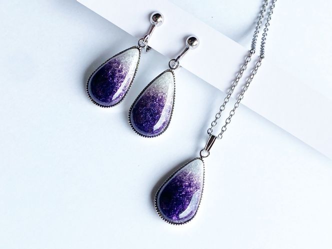 藤色の七宝焼アクセサリー2点セット(ネックレス、イヤリング)