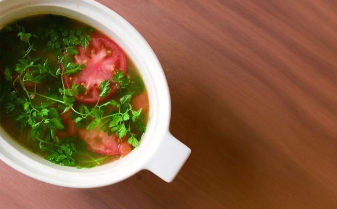 【萬古焼（ばんこやき）】楕円のデザインが斬新な西洋土鍋 4th-market コッタ オーバルキャセロール 白 1個【鍋、土鍋、煮物、スープ、万能、おしゃれ、かわいい、結婚祝、出産祝、セット、贈答、普段使い、手作り、冬、煮込み、一人用、家庭用、一人暮らし、家族、ファミリー、新生活、スープ、三重県 四日市市 ふるさと納税】