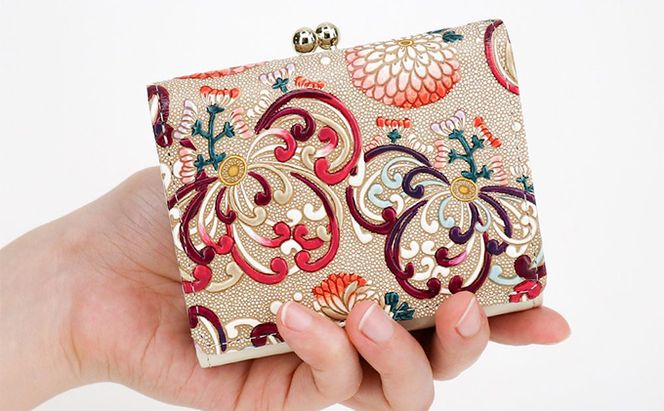 【文庫屋大関】三つ折りミニ財布　乱菊（赤紫）【皮革工芸品】 ファッション 小物 民芸品 お札 カード 小銭 手のひらサイズ コンパクト 大人かわいい 牛革 手作り 国産 