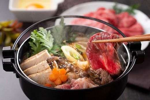 <翌年6月より順次発送>松阪牛すき焼き(ﾛｰｽ･肩ﾛｰｽ)500ｇ【002106】