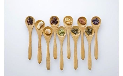 Ｎｕｔｓｋｏ　ナッツとこんぶが入った自然のおやつ８点セット_HD038-011