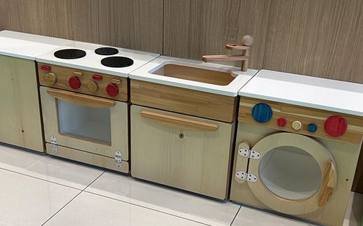 木のぬくもり　ままごとキッチン4種【洗濯機・冷蔵庫・レンジ調理器・流し台】＜出荷時期：受注発注のため、申込後2か月前後で出荷＞おもちゃ 玩具 収納 赤ちゃん おもちゃ 男の子 女の子 木製 ままごと ままごとキッチン 北海道 釧路町 釧路超 特産品 br09　121-1929-003-05