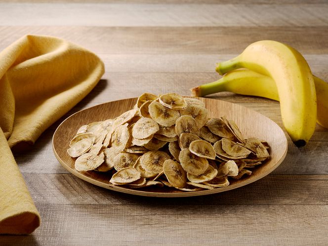 ノンオイル乾燥バナナ 100g(100g×1袋) ［175R04］ ノンオイル 乾燥 バナナ 100g 油不使用 砂糖不使用 甘味 低カロリー 保存に便利 チャック付き ドライフルーツ ヨーグルト アイスクリーム トッピング 焼き菓子 おやつ 愛知県 小牧市 送料無料