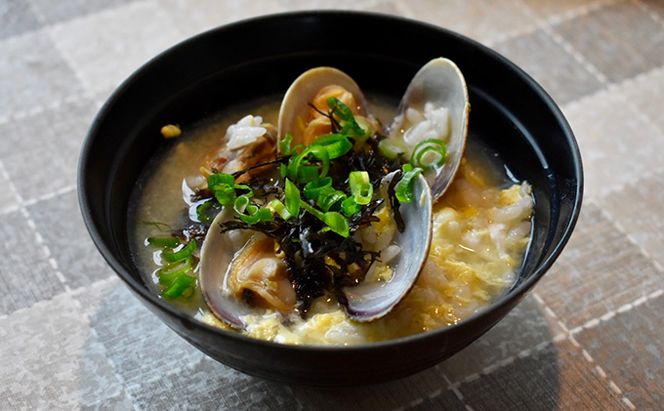 【簡単 お手軽】 北海道 厚岸産 ボイル冷凍 あさり 特大 プレミアム 300g×3パック【 6ヵ月 定期便 】 (各回900g×6ヶ月分,合計約5,400g)  北海道産 国産 出汁 味が濃い 旨味 あさりのみそ汁 パスタ 酒蒸し 料理 調理 食材 特大サイズ 