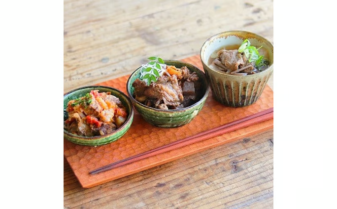 牛すじ食べ比べセット３種類と鶏めしの素/各2個合計8個のセット　一人暮らし 冷凍 レトルト 電子レンジ 湯せん 詰め合わせ 長期保存 備蓄 和食 牛すじ 鶏めし おかず 時短 贈り物