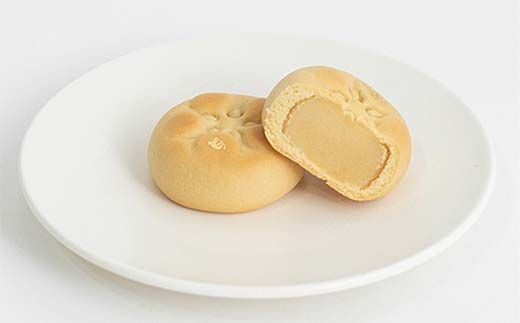 加賀陣屋 加賀の殿様 10個入 まんじゅう 饅頭 白餡 みるく 前田家 家紋入り 菓子 和菓子 お茶菓子 お茶請け グルメ 国産 日本製 食品 F6P-3228