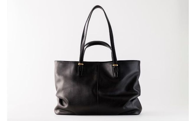 牛革ふっくらとしたトートバッグ【ZIT003】 ファッション かばん 柔らかい スムース 上質 国産牛革 贅沢 軽い アクセント テフロン 加工 A4ファイル 