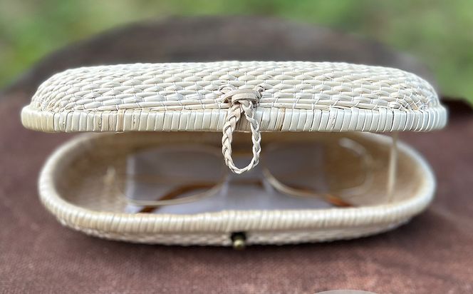 migiwa 生成りメガネケース / 伝統工芸品 行李編み メガネケース メガネ入れ 眼鏡 めがね 天然素材 高級 おしゃれ 和テイスト 大人 手作り ハンドメイド 日本製