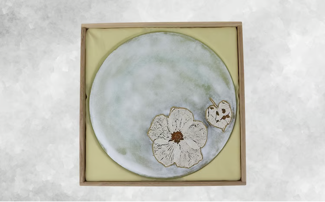 【つづるガラスアート】ゆうなの花　平丸皿－HAKU－　1枚