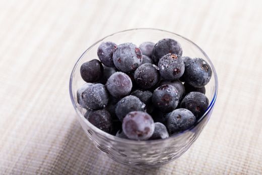 完熟 冷凍ブルーベリー 約600g(200g×3) - フルーツ 果物 くだもの おやつ スイーツ デザート スムージー ヨーグルト ジャム 国産 高知県産 柳本果樹園 高知県 香南市 冷凍 yg-0027