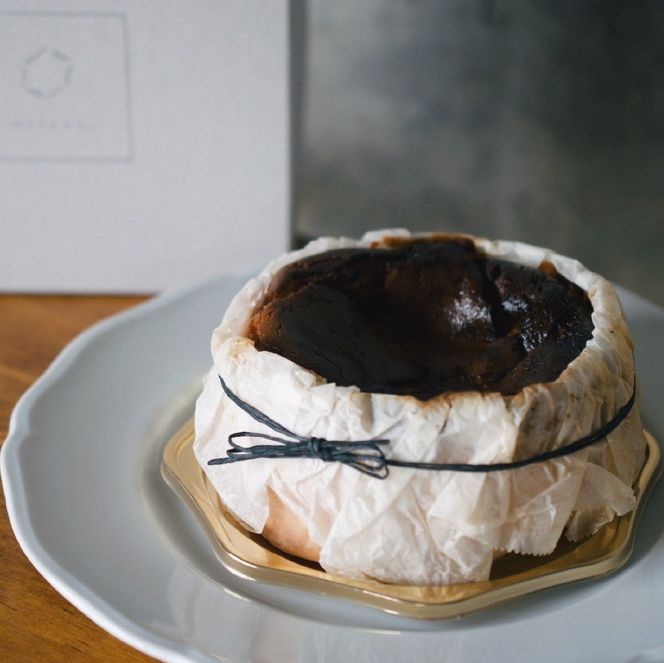 【グルテンフリー】塩キャラメルバスクチーズケーキ 1ホール(キャラメルバスク)