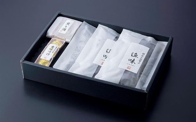 【下鴨茶寮】北海道産の真昆布で〆た５種のお刺身「漁味」3人前 鯛、サーモン、平目、海老、帆立の5種を京都の料亭が特製黄味づけとお野菜を付け合わせにして、お料理仕立てでお届けします。 261009_B-BS17