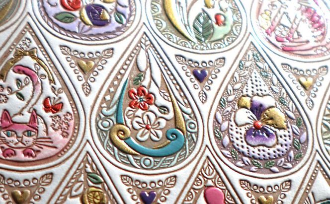 【文庫屋大関】マカロンポーチ 花と猫＜ミックス＞【皮革工芸品】 ポーチ ミニポーチ 小物入れ アクセサリー入れ イヤホン入れ 収納 保管ケース 手のひらサイズ  本革 革 皮革 工芸品 工芸 雑貨 ギフト プレゼント 日本製 東京