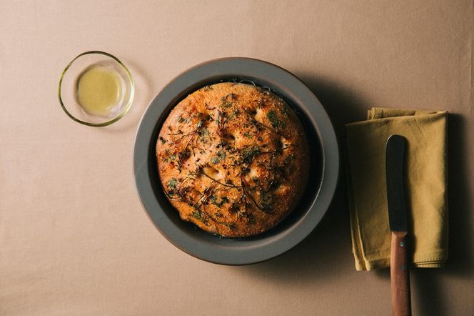 PETARI ShallowPot 24cm Mud Stone（グレー）G.M.P 【 グッドデザイン賞受賞 陶器製 万能調理土鍋 鍋 土鍋 平鍋 浅鍋 電子レンジ可 キッチン雑貨 新生活 ギフト プレゼント 三重県 四日市市】 -[G236-2]