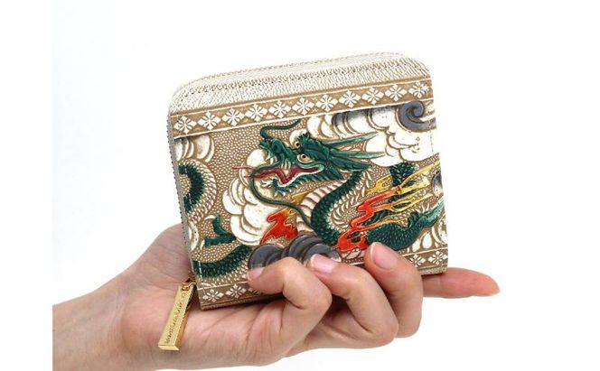 【文庫屋大関】二つ折りファスナーミニ財布 龍＜緑＞【皮革工芸品】財布 二つ折り 小物 お札 カード 小銭 コンパクト 牛革 手作り 日本製 墨田区 東京都