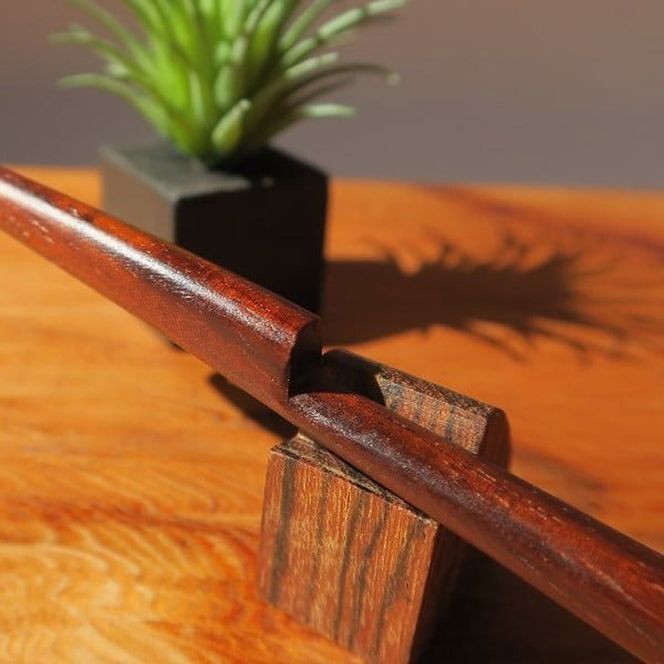 木製耳かき 紫檀（シタン）材 ［195S25］ 紫檀 シタン材 木製 耳かき 安定 グリップ感 優しい形状 体に優しい スプーン形状 刺激を軽減 肌触り 防虫 防腐 耐朽性 愛知県 小牧市 送料無料