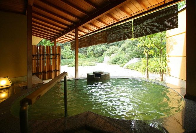 ≪2027年9月30日までの利用限定≫【茶寮宗園】平休日1泊2食付 ペア宿泊券《【離れ・泰山】露天風呂付和室15畳+10畳》【仙台市 宿泊 チケット】 041009_FU005