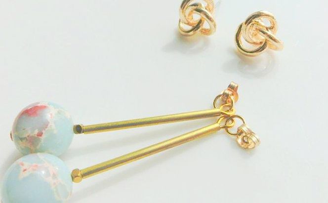 loose knot ピアス アクセサリー 1個【シンプル ブルー ブラウン 天然石 ゴールド 2way クール シャープ 可愛い ギフト プレゼント ハンドメイド 手作り  職人 上品 華やか  ドレス 大人の雰囲気  ラッピング 母の日 結婚式 Q 北海道 幕別町】