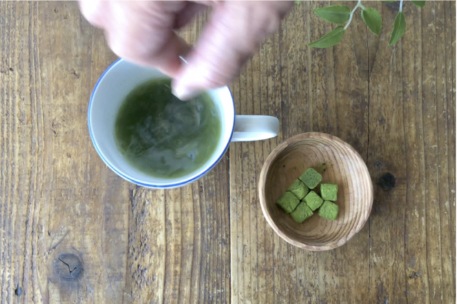 コロコロ抹茶キューブ　生姜風味（微糖）（30個入り×4箱）〈有機 オーガニック 無農薬 抹茶スイーツ スイーツ お菓子 宇治抹茶 抹茶 抹茶ラテ しょうが 生姜 フリーズドライ〉 