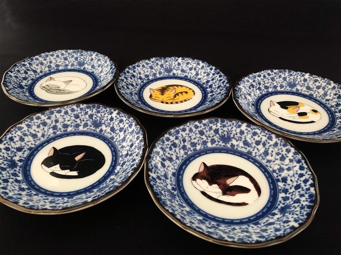 九谷焼　4号皿揃　眠り猫（5枚セット） a01 食器 キッチン雑貨 キッチンアイテム 雑貨 小物 お皿 丸皿 食卓 テーブルコーディネート 取り皿 