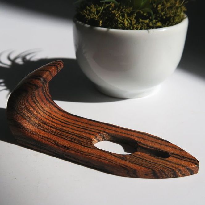 木製サムフック ヤマハ用 ［195S20］ 木製 サムフック 素材 シタン グラナディラ ボコーテ 肌触り 優しい素材 幅広い分野 中間的 サウンド 黒色 硬い木 茶褐色 黄色 杢目 柔らかい木 管楽器用 愛知県 小牧市 送料無料